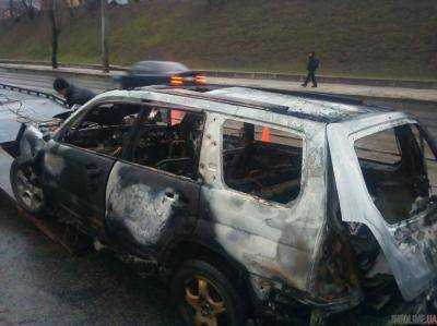 В Харькове легковой автомобиль попал в ДТП и загорелся