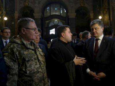 Во Львове Петр Порошенко вместе с бойцами АТО помолился за Украину