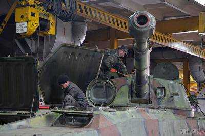 Военные ремонтники за неделю восстановили 132 единицы вооружения и техники