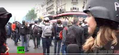 В Париже на митинге путинской пропагандистке "отвесили" оплеуху. Видео