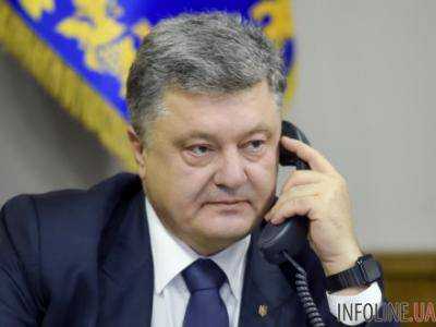 П.Порошенко просит Германию ускорить развертывание вооруженной миссии ОБСЕ на Донбассе