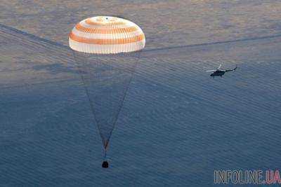 Космонавты с Международной космической станции вернулись на Землю