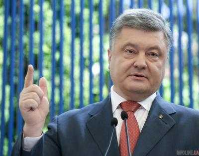 Президент Украины Петр Порошенко распорядился провести парад войск в Киеве на День Независимости