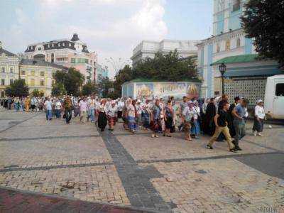 В Киеве госпитализировали трёх участников Крестного хода. Видео