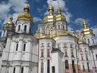 Всенощное бдение на Соборной площади в Киево-Печерской Лавре возглавили представители УПЦ