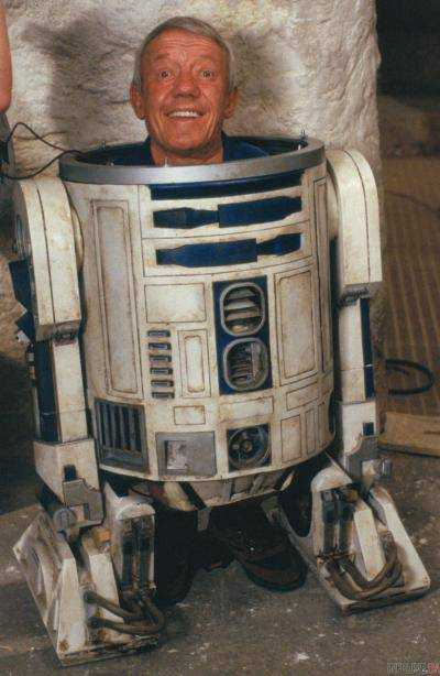 Актер, который сыграл R2-D2 в "Звездных войнах" умер