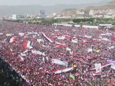 Тысячи людей вышли на митинг в Йемене в поддержку повстанцев хуситов