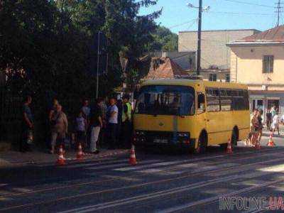 Во Львове на пешеходном переходе сбили человека