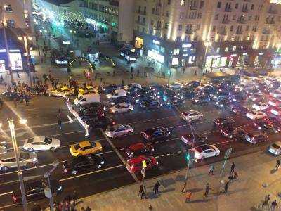 В центре Москвы протестующие перекрыли автомобильное движение
