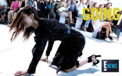 Конфуз на Fashion Week: известная супермодель упала на подиуме. Видео