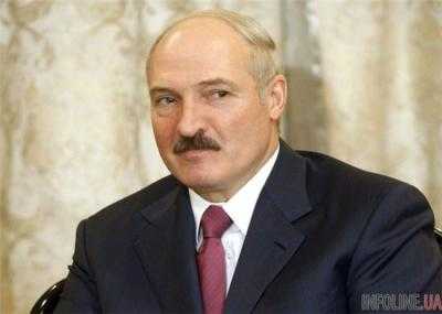 Лукашенко припарковался на месте инвалидов. Фото