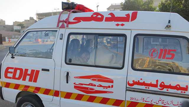 В Пакистане грузовик столкнулся с автобусом, 11 погибших