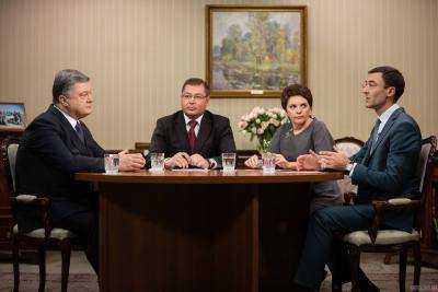 Сегодня вечером по трем каналам будет транслироваться интервью Президента Украины