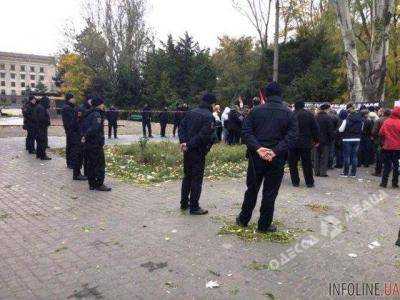 В следствии потасовки на Куликовом поле в Одессе полиция задержала несколько человек. Видео