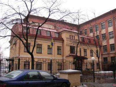 В Санкт-Петербурге здание украинского консульства забросали костями
