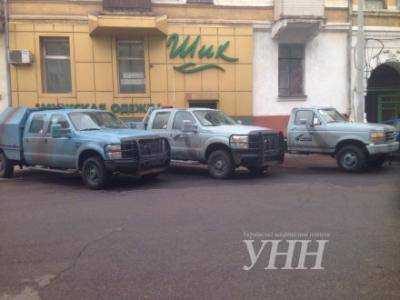 Американец подарил украинской пехоте три внедорожника