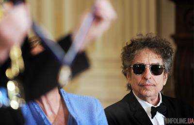 Американском музыканту и певцу  Б.Дилану вручат Нобелевскую премию на концерте