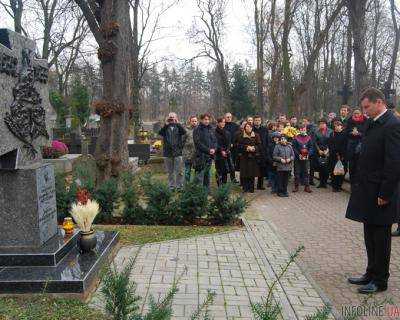 В Варшаве украинцы и поляки почтили память жертв Голодомора
