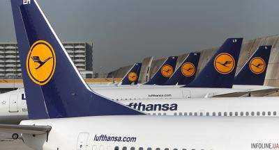 Lufthansa в среду отменила почти 900 авиарейсов