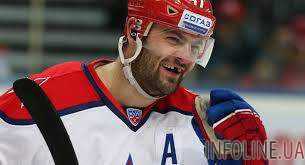 Российскому хоккеисту разбили лицо клюшкой. Видео