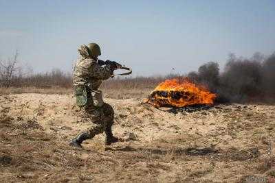 На луганском направлении боевики трижды обстреляли позиции украинских бойцов