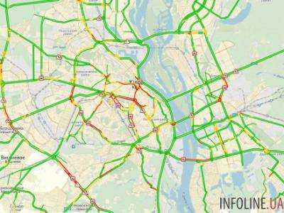 Автомобильные пробки в Киеве накануне выходных достигли семи баллов