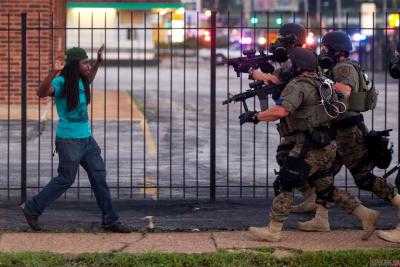 Министерство юстиции США установило, что в Чикаго полицейские применяет чрезмерную силу и есть признаки расизма