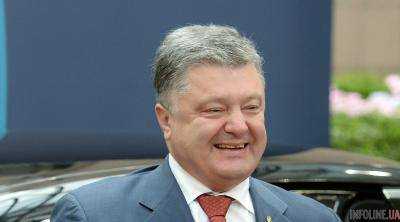 Президент Украины П.Порошенко вручил спасателям на Прикарпатье спецавтомобили