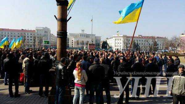 В Херсоне рыбаки начали пикет под ОГА