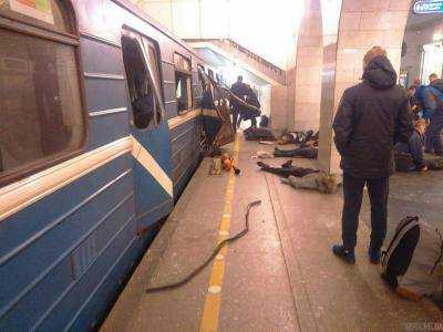 Появилось видео первых минут после взрыва в метро Петербурга. 18+