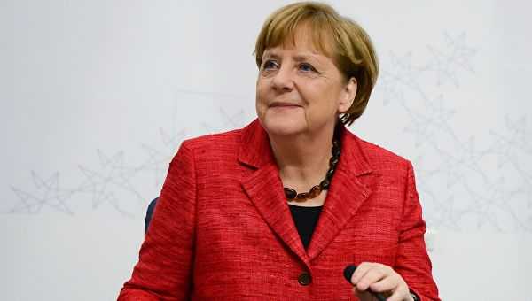 Меркель пригласила Зеленского в Берлин и пообещала поддержку Украине