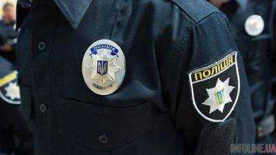 Днепровские патрульные спасли четырех подростков, которых на обломке моста занесло на середину реки
