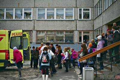 Школьница сломала позвоночник на уроке, испугавшись двойки