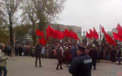 Полиция в Запорожье задержала двух митингующих за коммунистическую символику