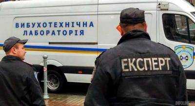 В Черновцах также "заминировали" аэропорт