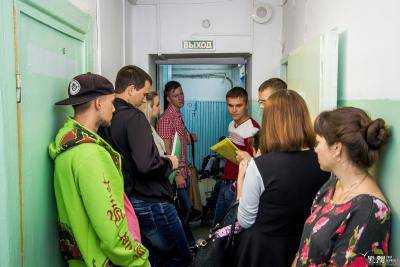 Студентов срочно выгоняют из общежития и заселяют силовиков