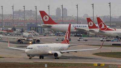 В аэропорту Стамбула на борту двух украинских самолетов ищут взрывчатку