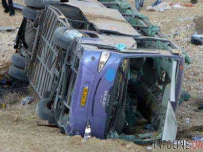 Туристический автобус перевернулся в Тунисе, пострадали 50 человек