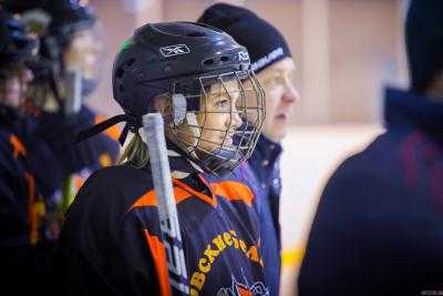 ХК Днепровские Белки возглавили женский чемпионат Украины по хоккею