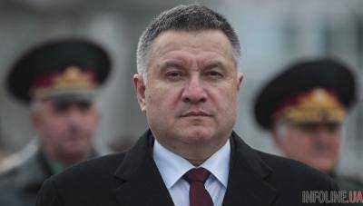 Аваков рассказал, что летал в Крым в 2014 году для встречи с Януковичем