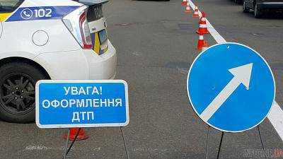 В Киеве столкнулись два автомобиля: три человека пострадали