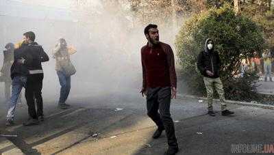 В Иране во время акции протеста застрелили полицейского