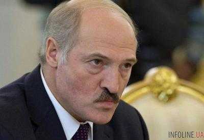 Президента Белоруссии за нарушение выгнали с поля. Видео