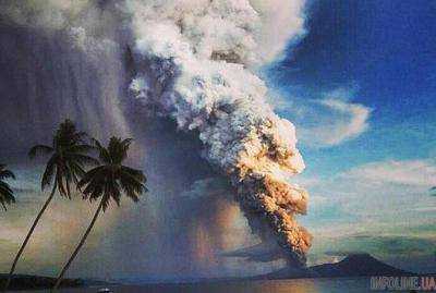 Жителей острова в Папуа-Новой Гвинее эвакуировали из-за извержения вулкана