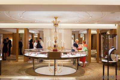 Трем грабителям ювелирного магазина в отеле Ritz в Париже предъявлены обвинения
