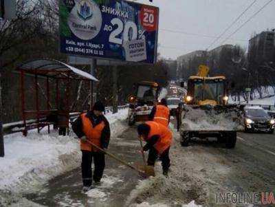 Для очистки дорог в Киеве привлечено более 600 единиц техники - ГСЧС