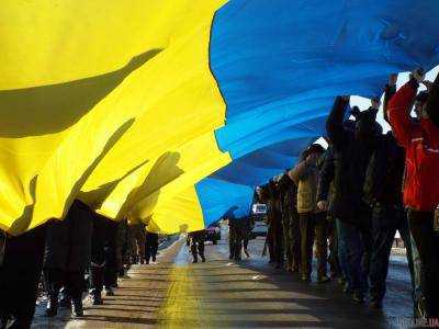 День соборности: в центре Киева развернули самый длинный флаг Украины