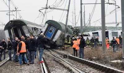 Авария поезда в Италии: трое погибших