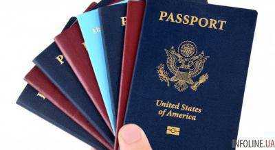 Украинец с 10 паспортами пытался выехать в Россию
