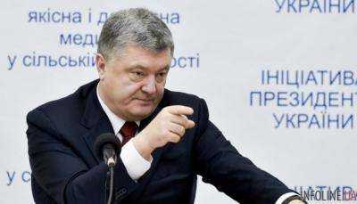 Россия в любой момент может обострить ситуацию в Украине - Порошенко